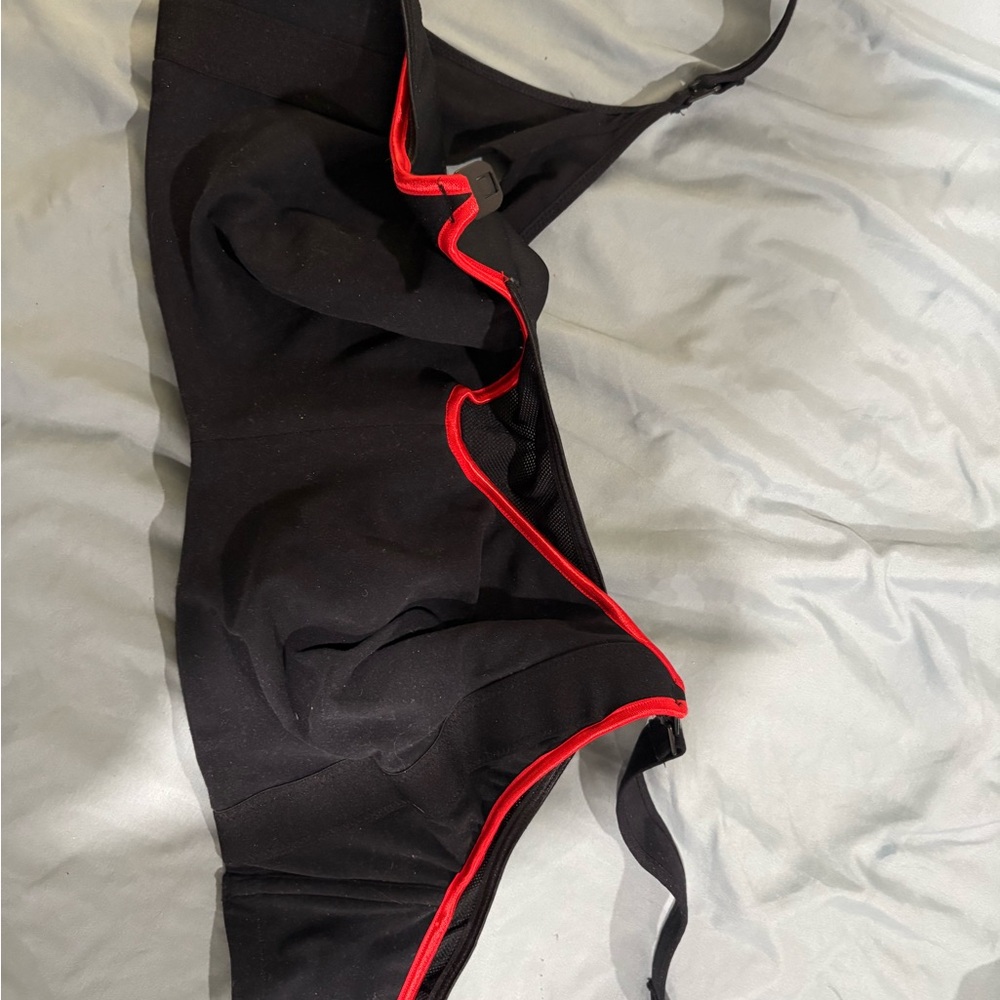 Cake Maternity Nursing Sports Bra 38H Black with Red Accent